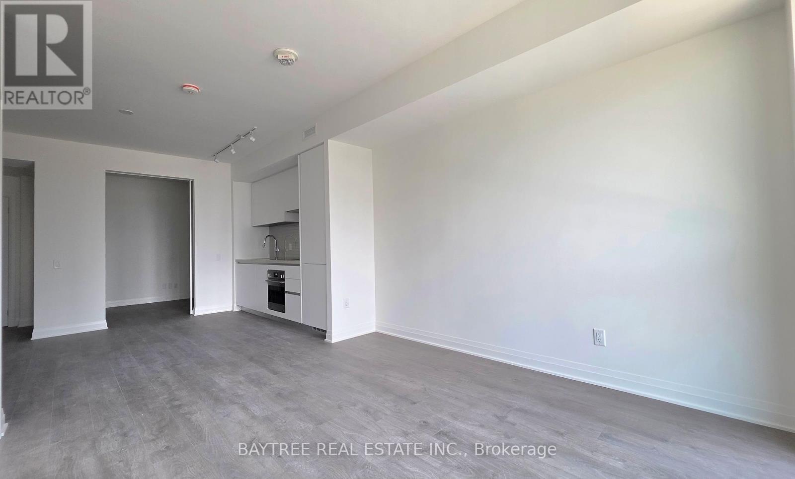 1206 - 2 Erskine Road, Mississauga, Ontario  L5B 0S1 - Photo 8 - W12651462