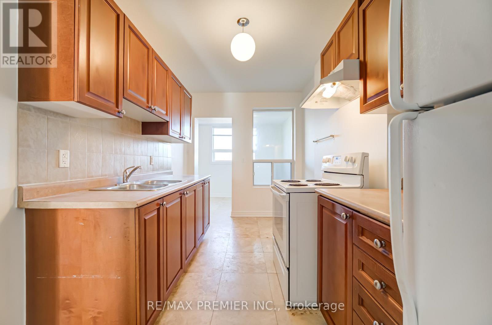 3 - 1238 St Clair Avenue W, Toronto, Ontario  M6E 1B7 - Photo 12 - W12651468