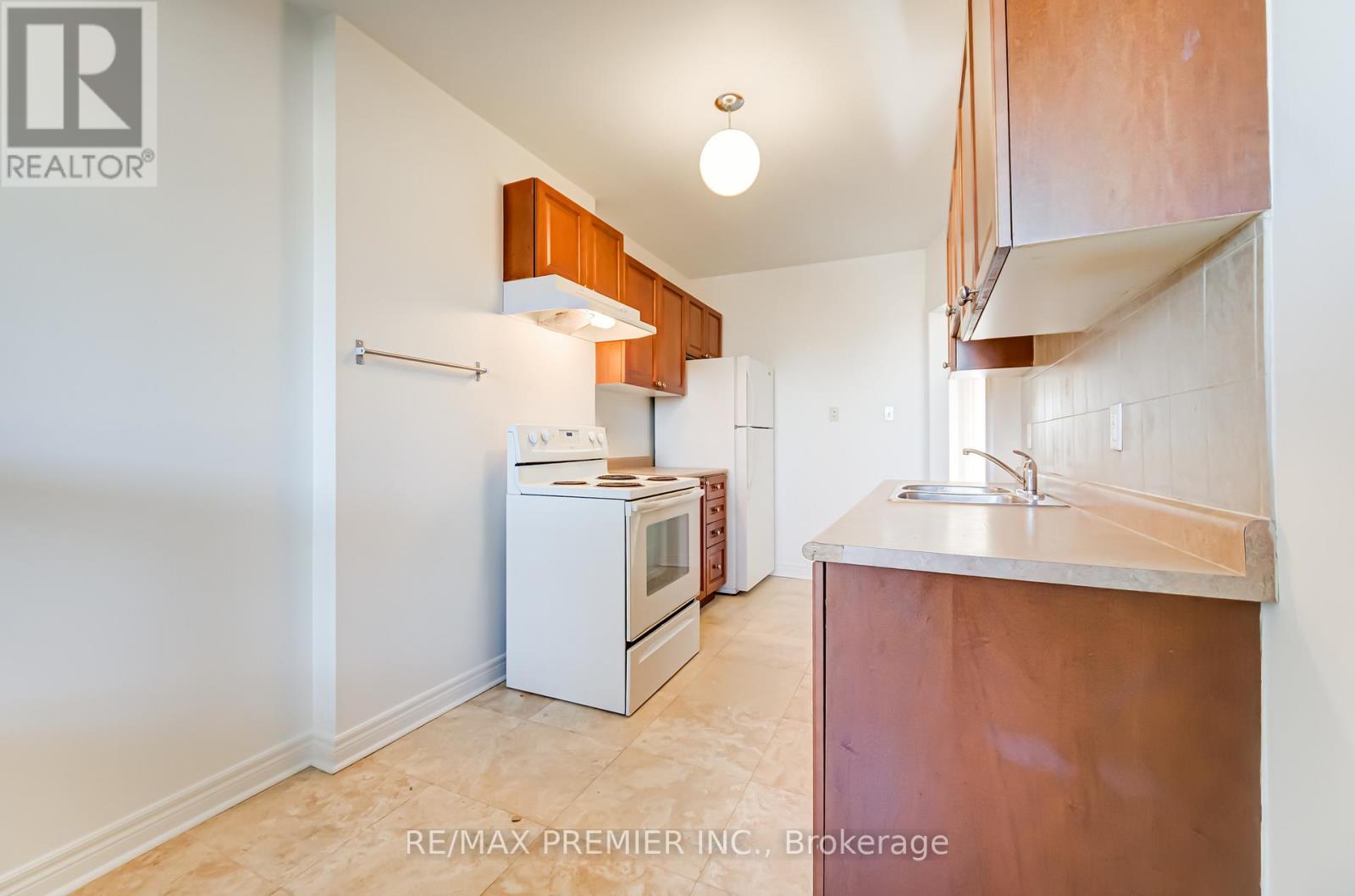 3 - 1238 St Clair Avenue W, Toronto, Ontario  M6E 1B7 - Photo 15 - W12651468