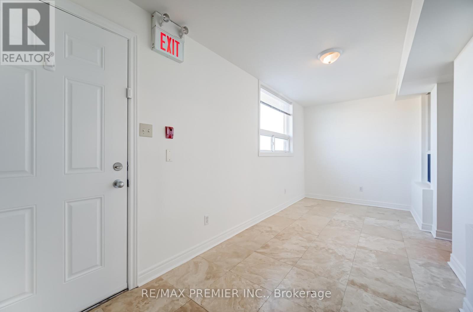 3 - 1238 St Clair Avenue W, Toronto, Ontario  M6E 1B7 - Photo 18 - W12651468