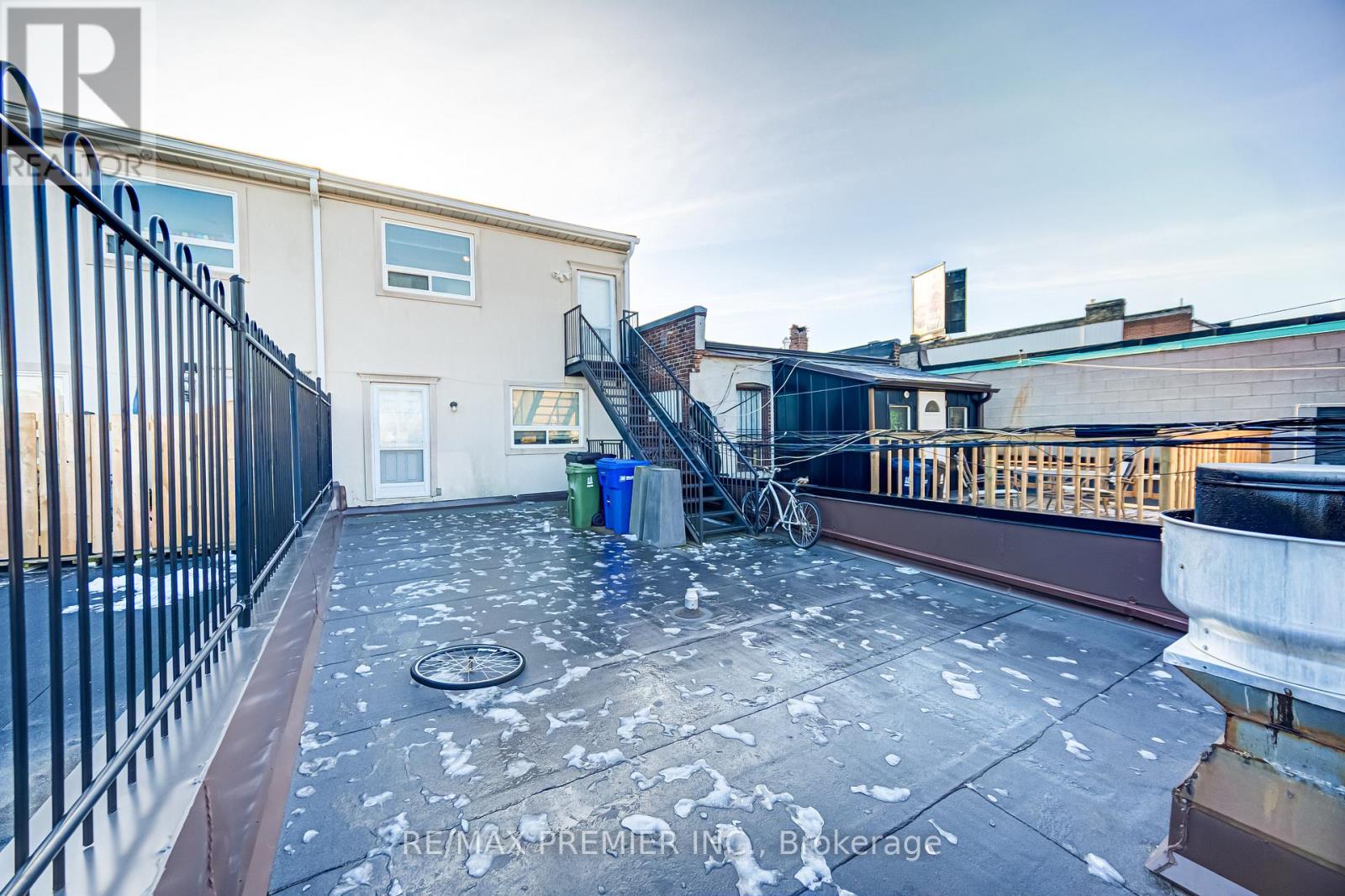 3 - 1238 St Clair Avenue W, Toronto, Ontario  M6E 1B7 - Photo 31 - W12651468