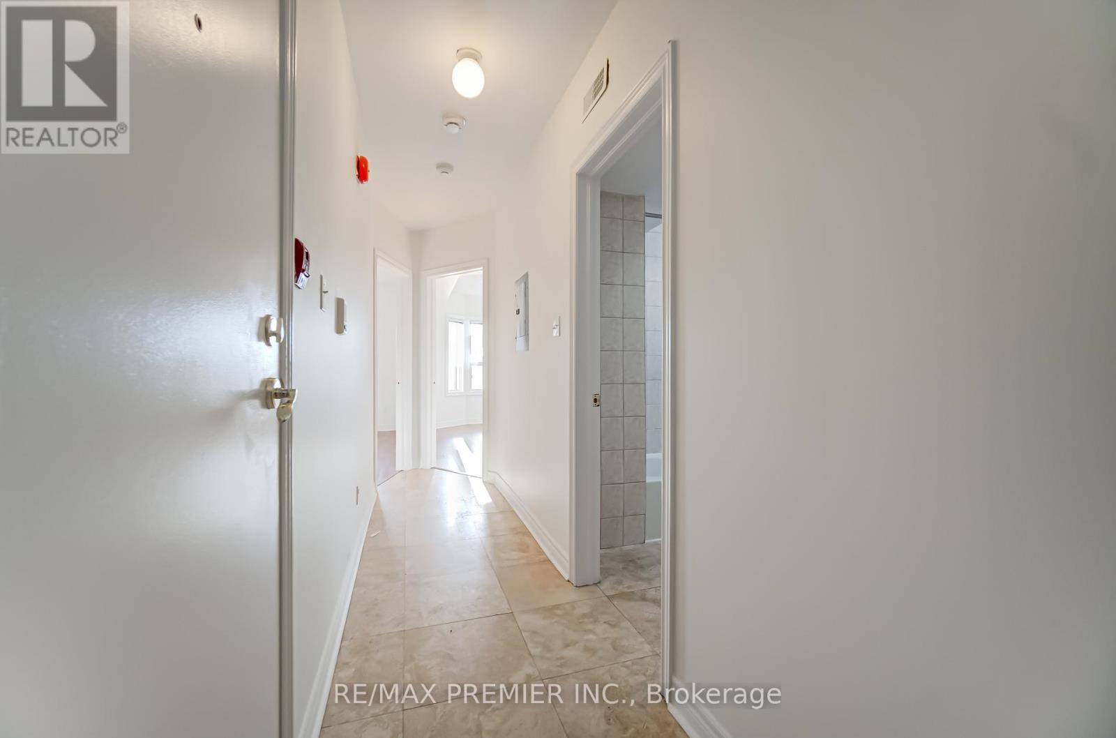 3 - 1238 St Clair Avenue W, Toronto, Ontario  M6E 1B7 - Photo 8 - W12651468