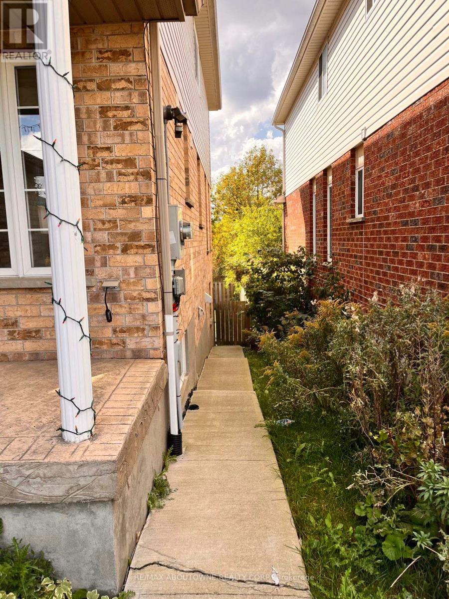 Bsmt - 3 Drohan Drive, Guelph (Clairfields/hanlon Business Park), Ontario  N1G 5H6 - Photo 3 - X12651426