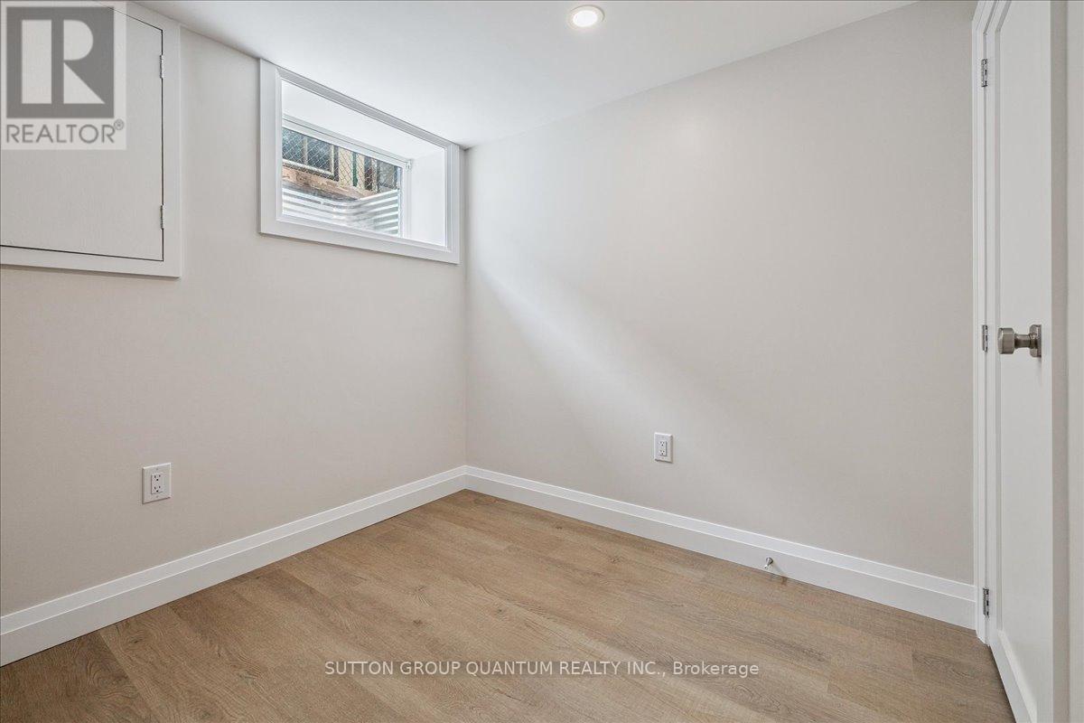 Unit 2 - 18 Pleasant Avenue, Hamilton, Ontario  L9H 3S7 - Photo 18 - X12651432