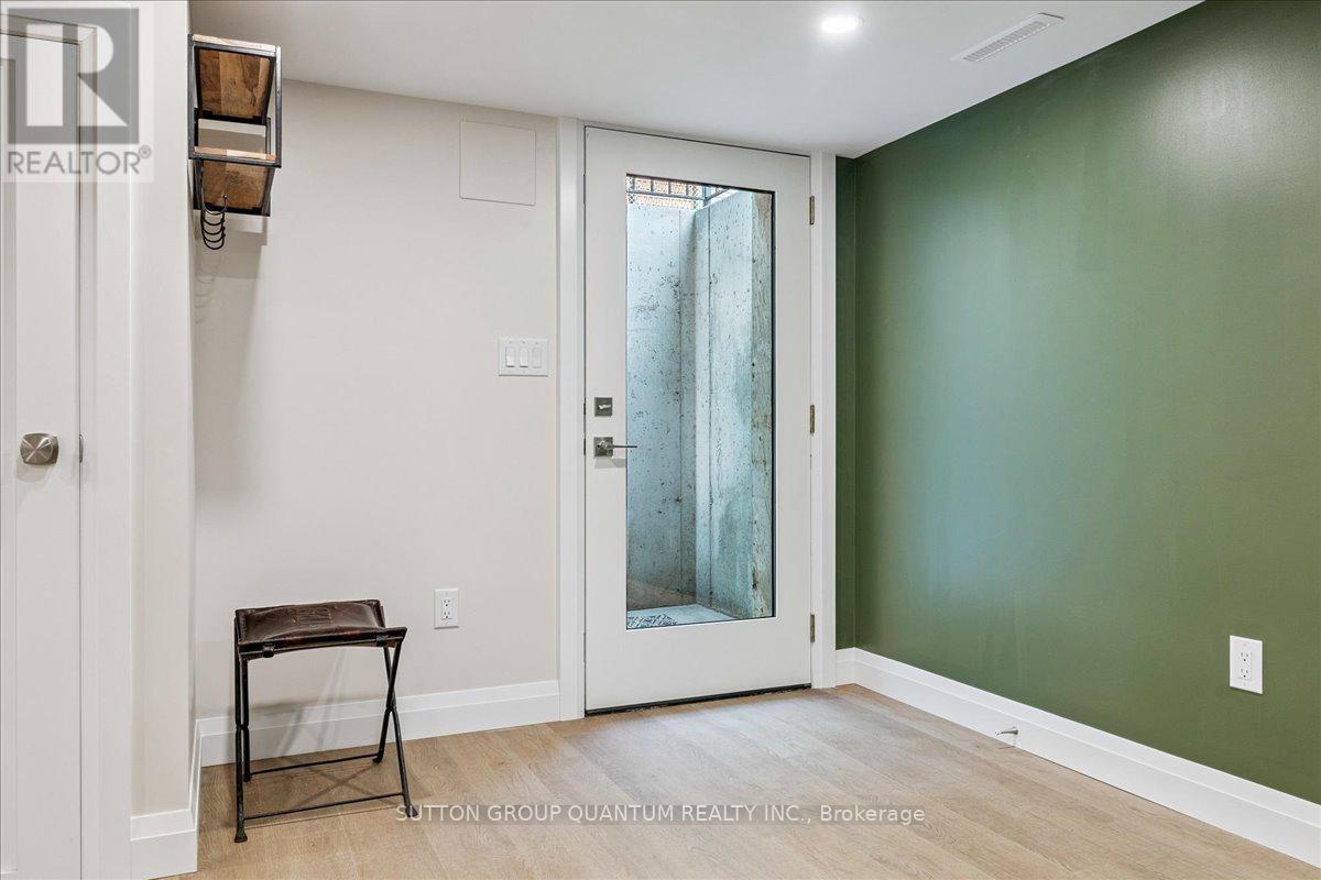 Unit 2 - 18 Pleasant Avenue, Hamilton, Ontario  L9H 3S7 - Photo 2 - X12651432