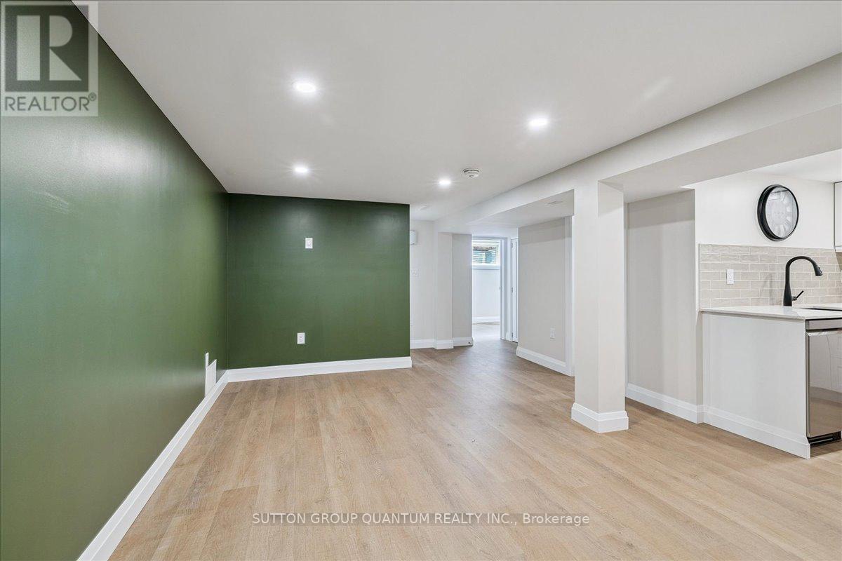 Unit 2 - 18 Pleasant Avenue, Hamilton, Ontario  L9H 3S7 - Photo 4 - X12651432