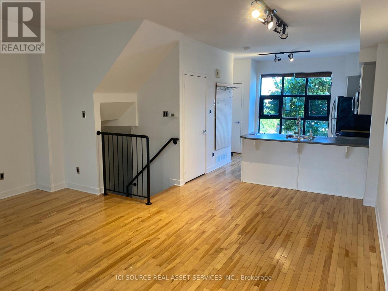 Unit I - 154 Spruce Street, Ottawa, Ontario  K2P 0J1 - Photo 3 - X12651480