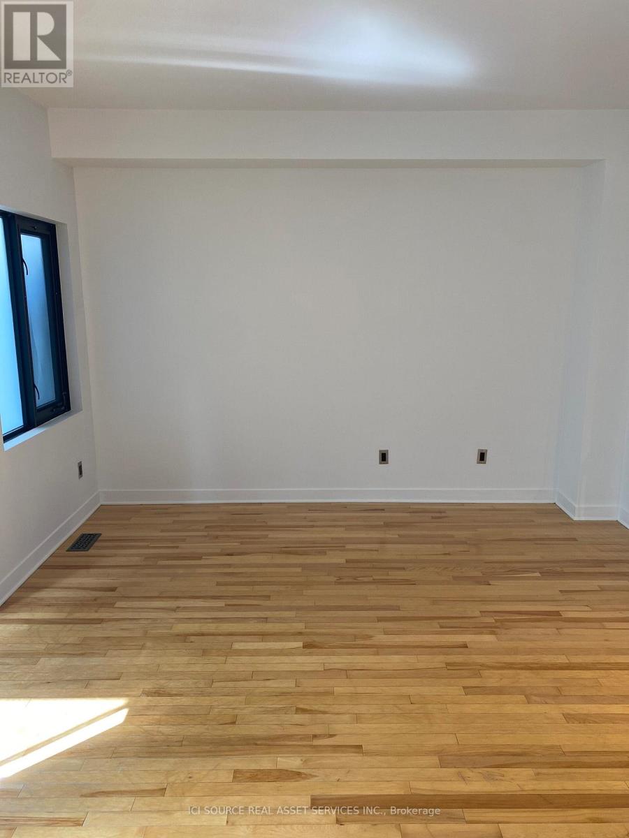 Unit I - 154 Spruce Street, Ottawa, Ontario  K2P 0J1 - Photo 8 - X12651480