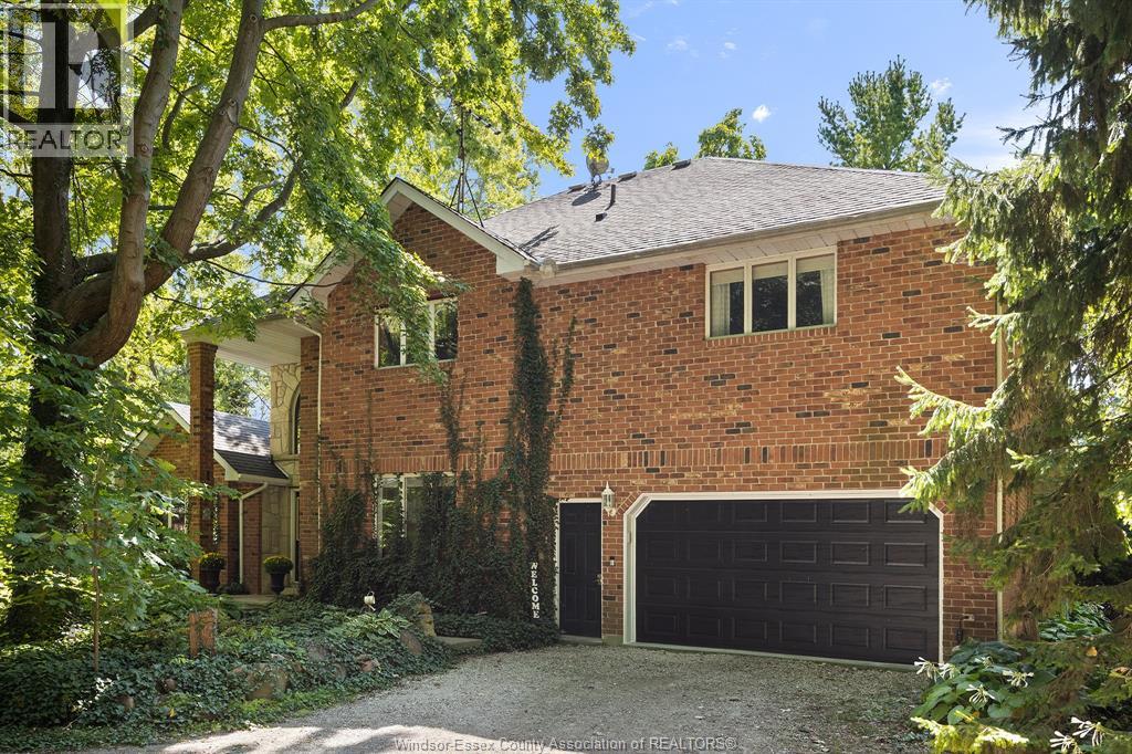 MLS# 25032059: 1110 SNAKE LANE, Harrow, Canada