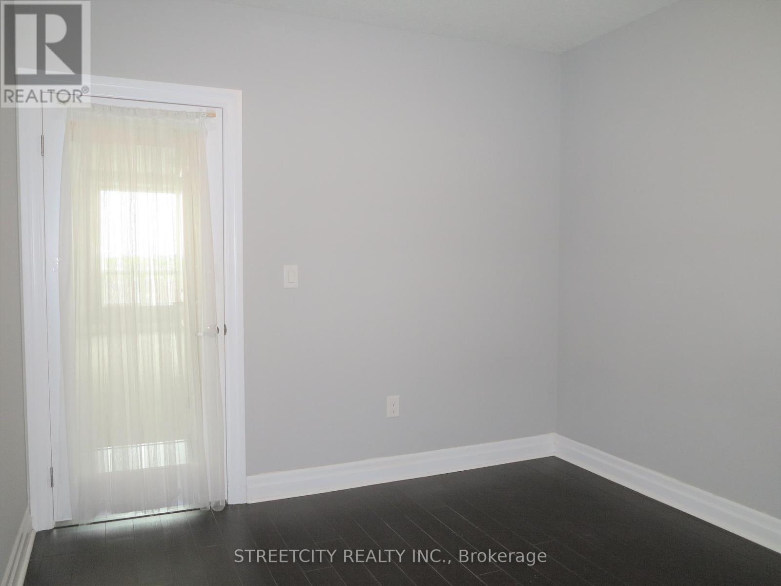 807 - 240 Villagewalk Boulevard, London North, Ontario  N6G 0P6 - Photo 18 - X12651510