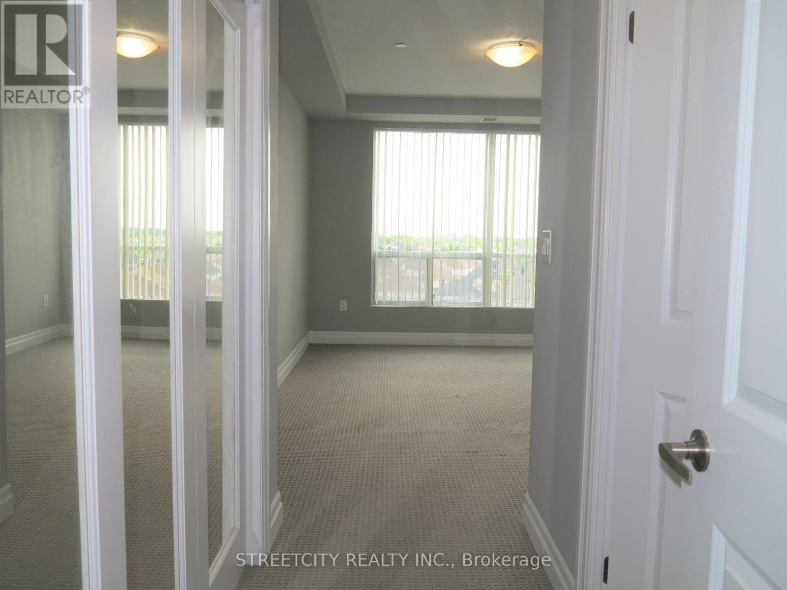 807 - 240 Villagewalk Boulevard, London North, Ontario  N6G 0P6 - Photo 19 - X12651510