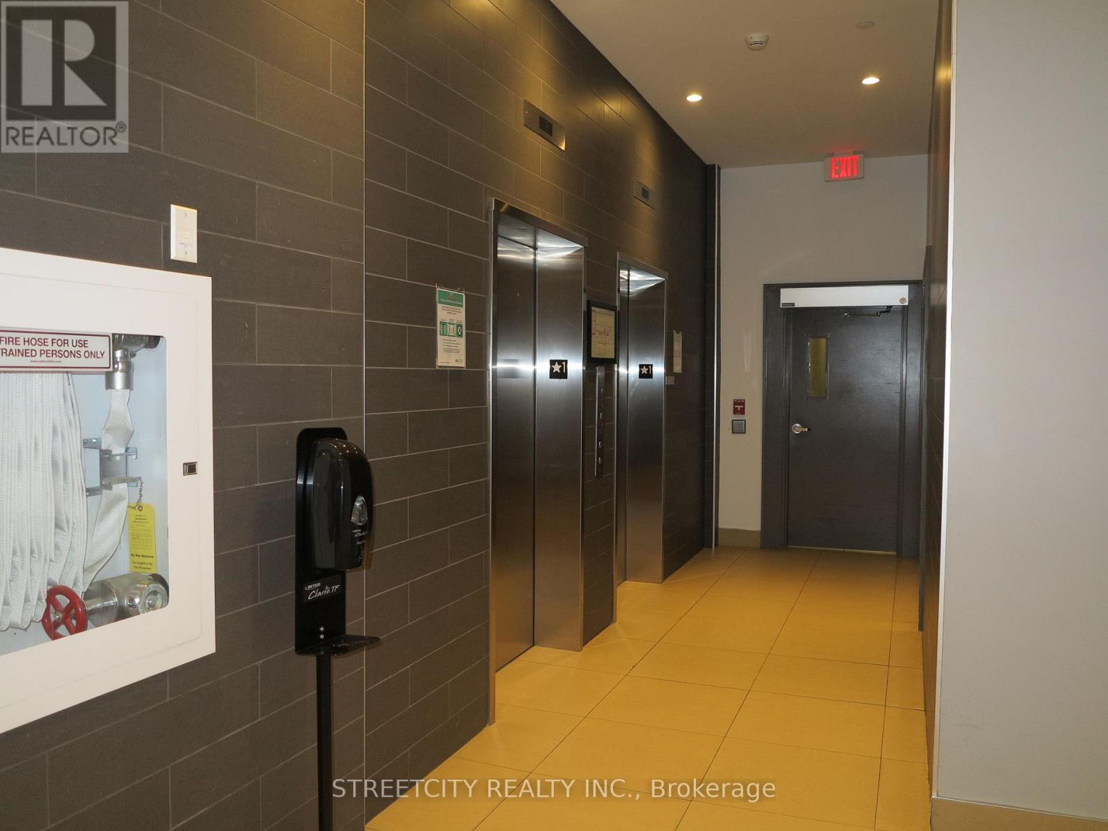 807 - 240 Villagewalk Boulevard, London North, Ontario  N6G 0P6 - Photo 7 - X12651510