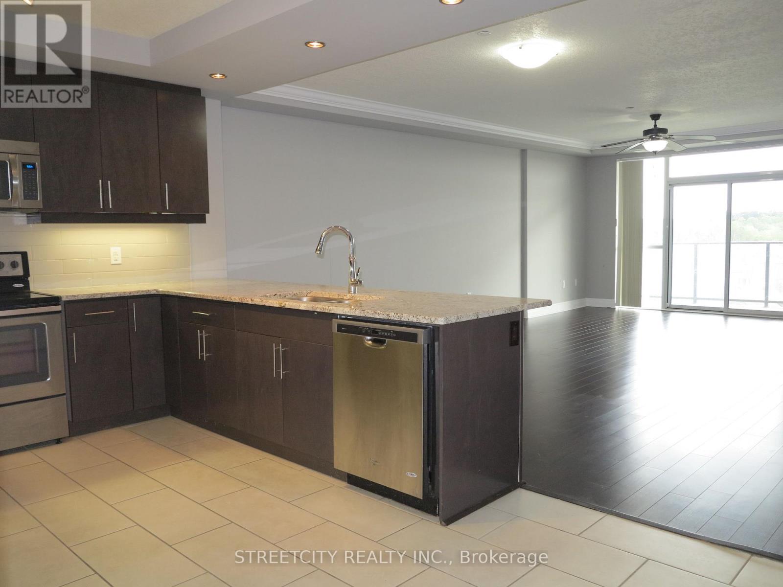 807 - 240 Villagewalk Boulevard, London North, Ontario  N6G 0P6 - Photo 8 - X12651510