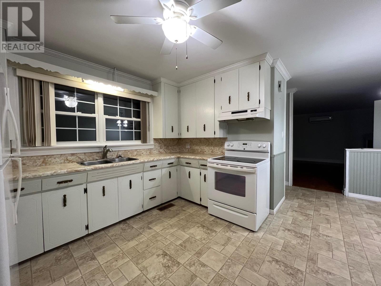 332 Church Street, Tignish, Prince Edward Island  C0B 2B0 - Photo 4 - 202529256