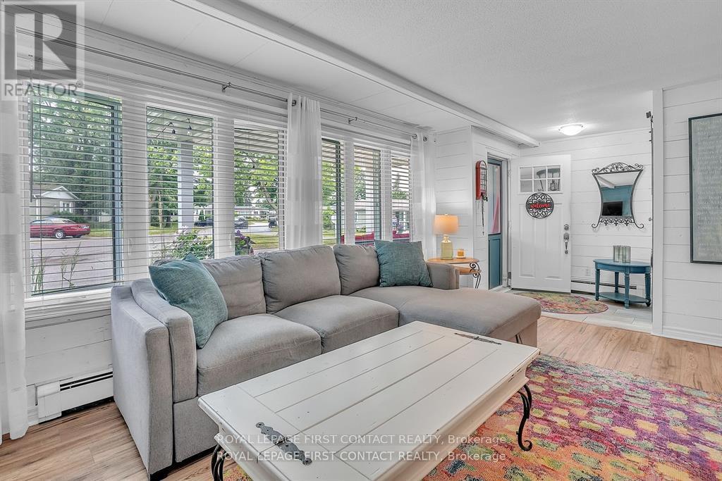 2 Nature Trail, Innisfil, Ontario  L9S 1K7 - Photo 5 - N12492956