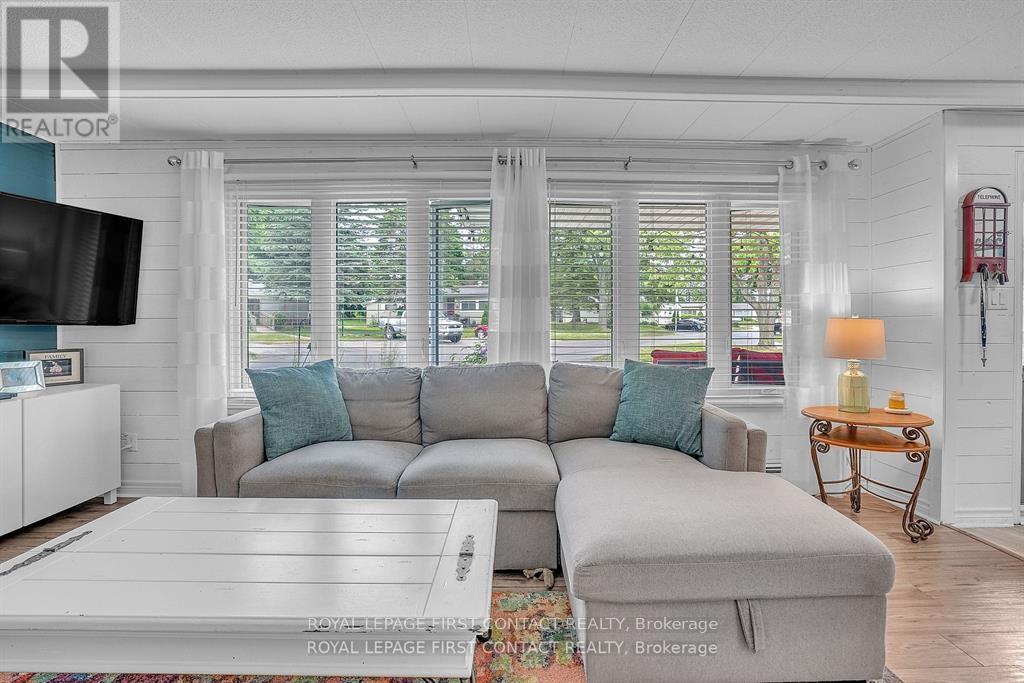 2 Nature Trail, Innisfil, Ontario  L9S 1K7 - Photo 7 - N12492956