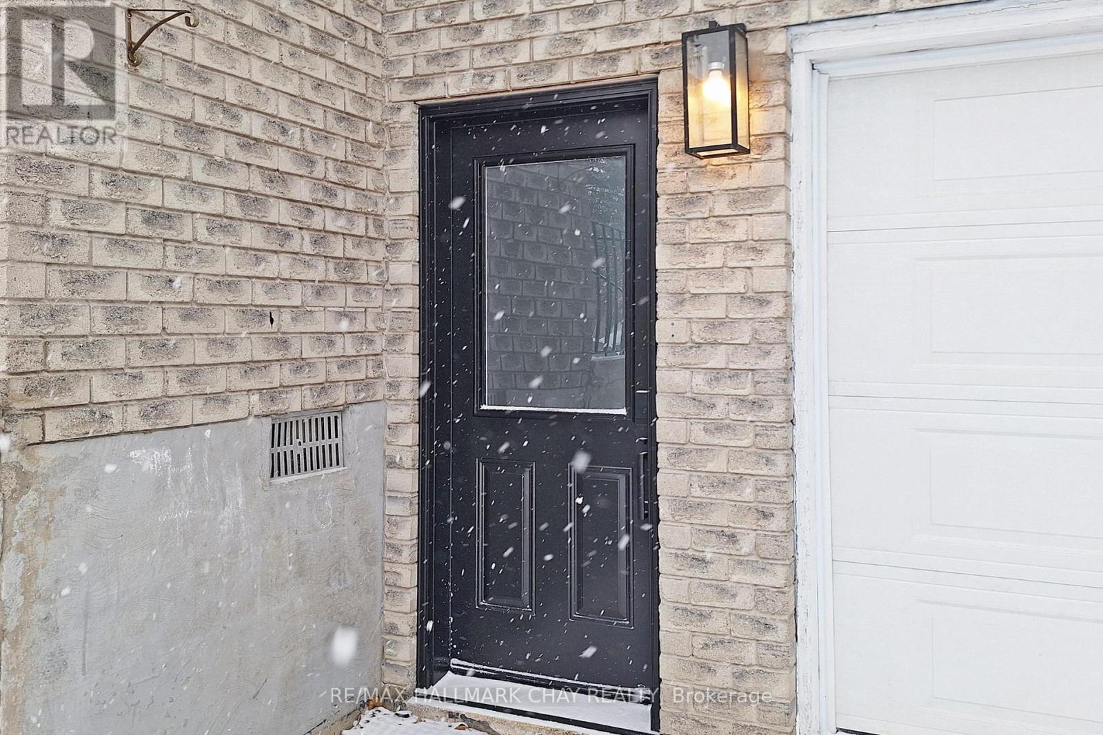 Lower - 99 Fred Cook Drive, Bradford West Gwillimbury, Ontario  L3Z 1V1 - Photo 2 - N12651516