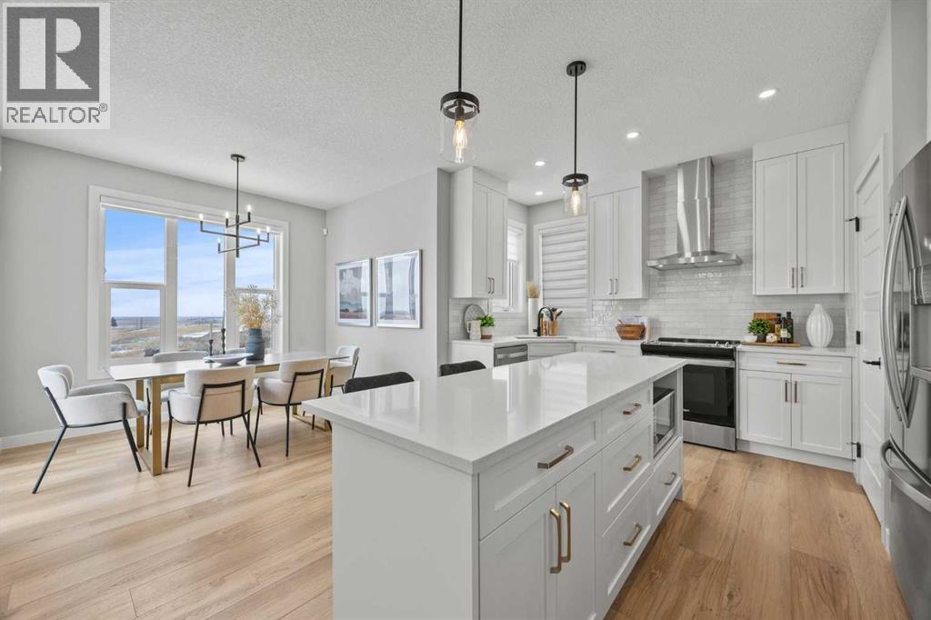 17 Tillotson Downs, Okotoks, Alberta  T1S 4Z5 - Photo 4 - A2276078