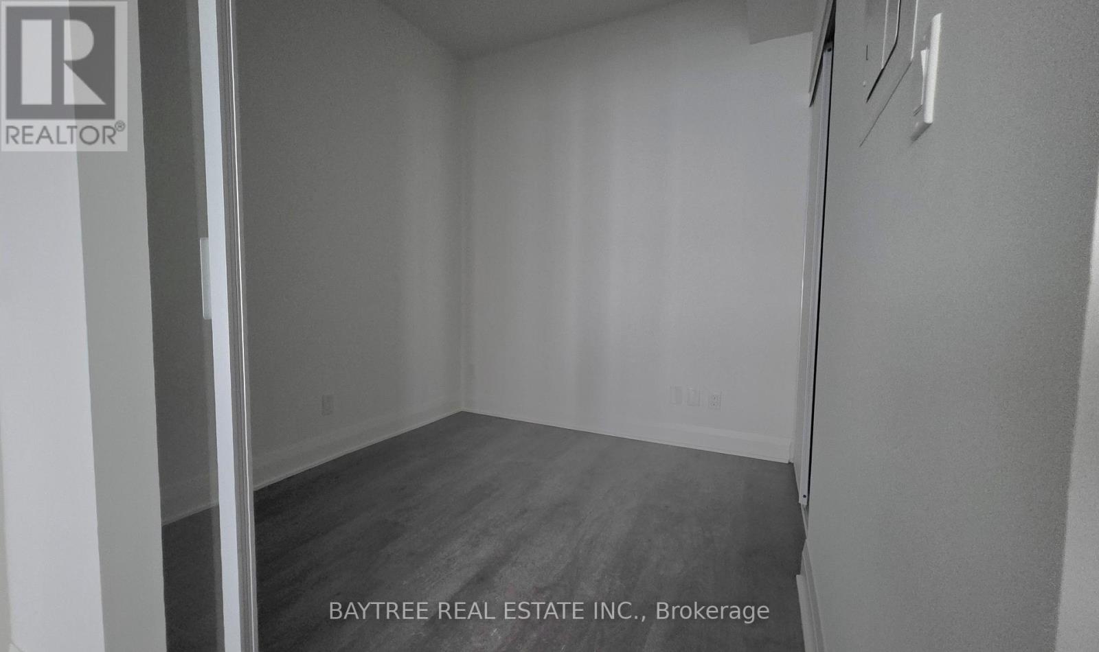 1205 - 2 Erskine Road, Mississauga, Ontario  L5B 0S1 - Photo 17 - W12651488