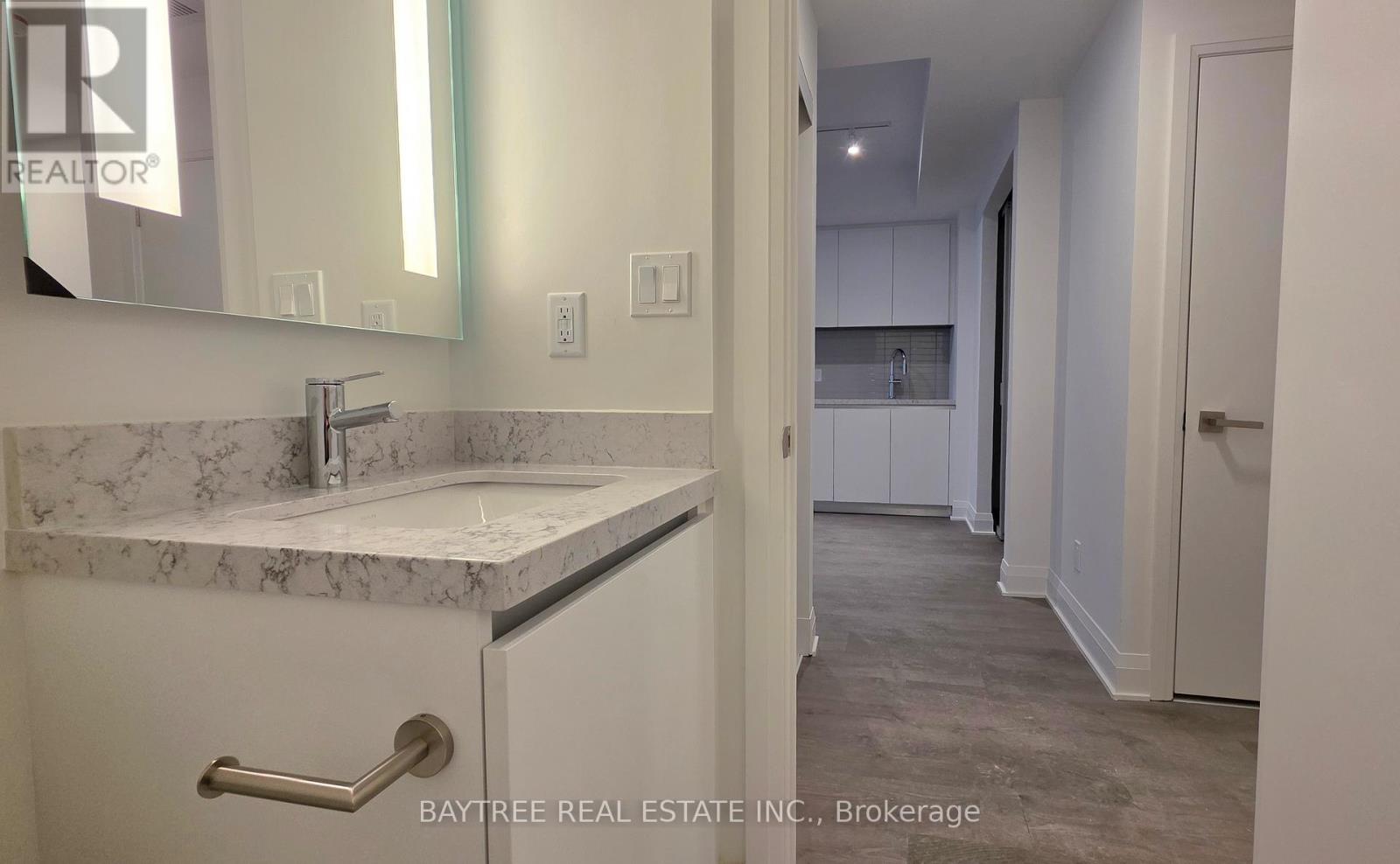 1205 - 2 Erskine Road, Mississauga, Ontario  L5B 0S1 - Photo 6 - W12651488