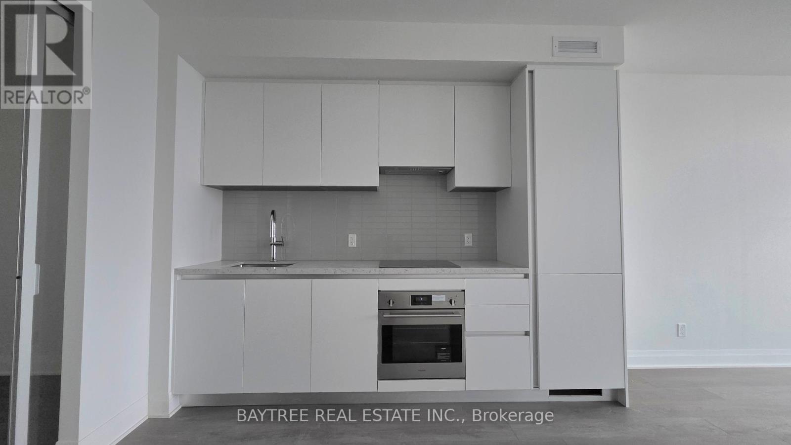 1101 - 2 Erskine Road, Mississauga, Ontario  L5B 0S1 - Photo 2 - W12651492