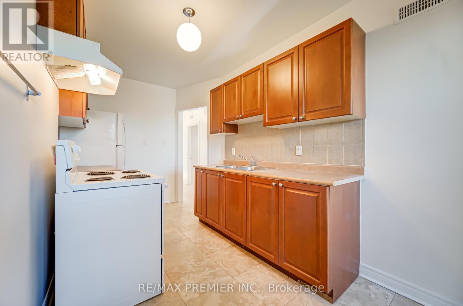 3 - 1238 St Clair Avenue W, Toronto, Ontario  M6E 1B7 - Photo 13 - W12651502