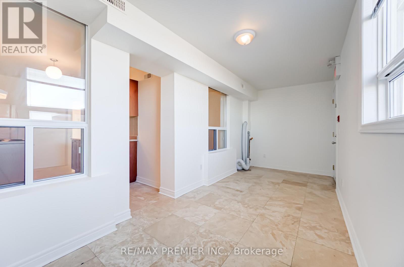 3 - 1238 St Clair Avenue W, Toronto, Ontario  M6E 1B7 - Photo 16 - W12651502