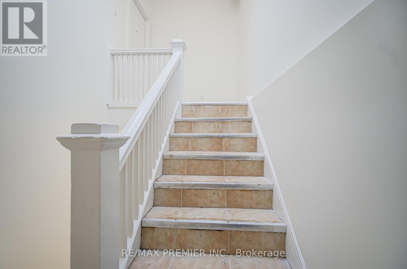 3 - 1238 St Clair Avenue W, Toronto, Ontario  M6E 1B7 - Photo 6 - W12651502