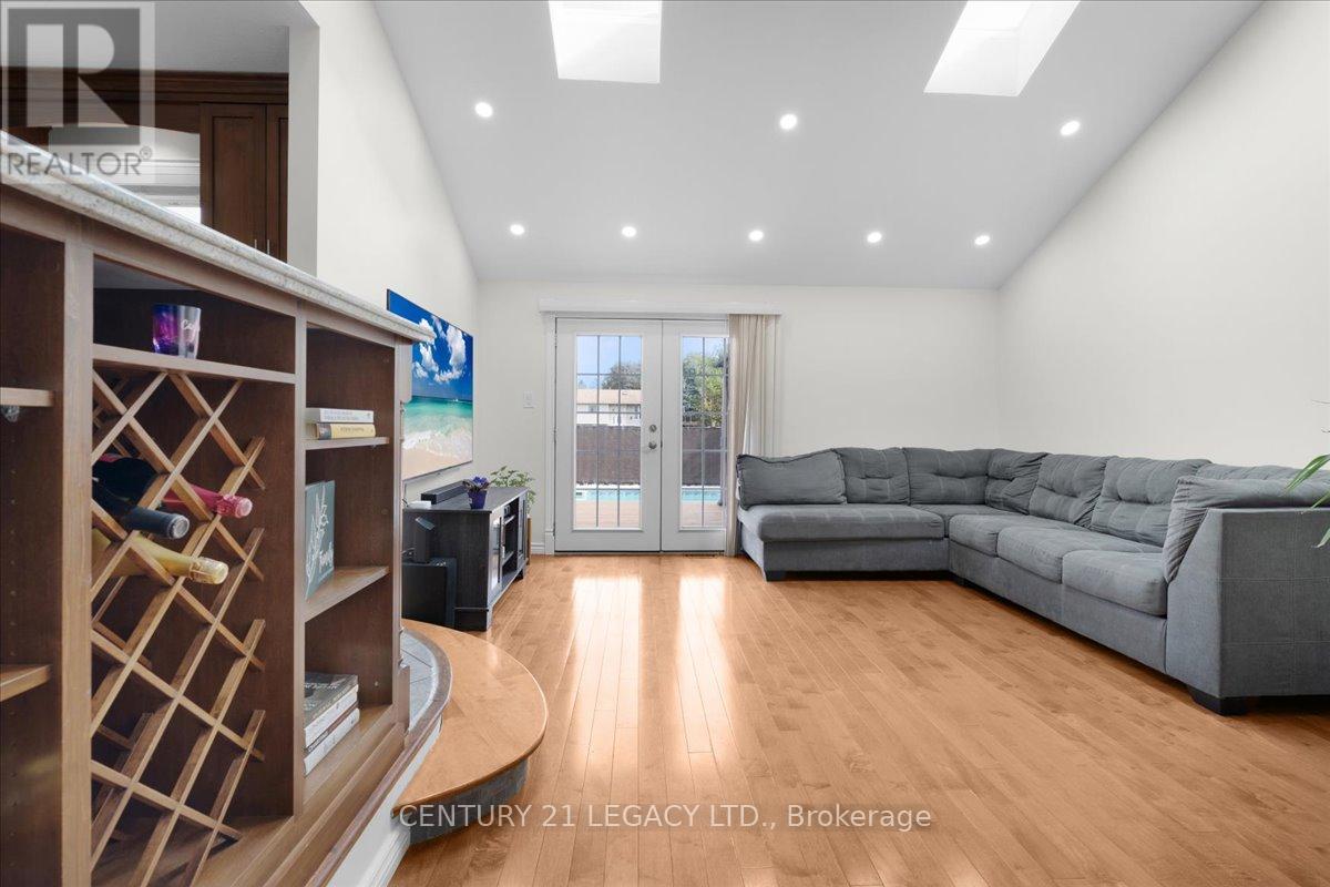 3 Nelson Avenue, Kitchener, Ontario  N2K 1C7 - Photo 11 - X12651490