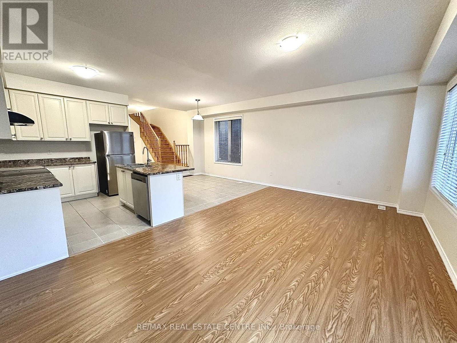 30 Sumac Drive, Haldimand, Ontario  N3W 0C2 - Photo 12 - X12651508