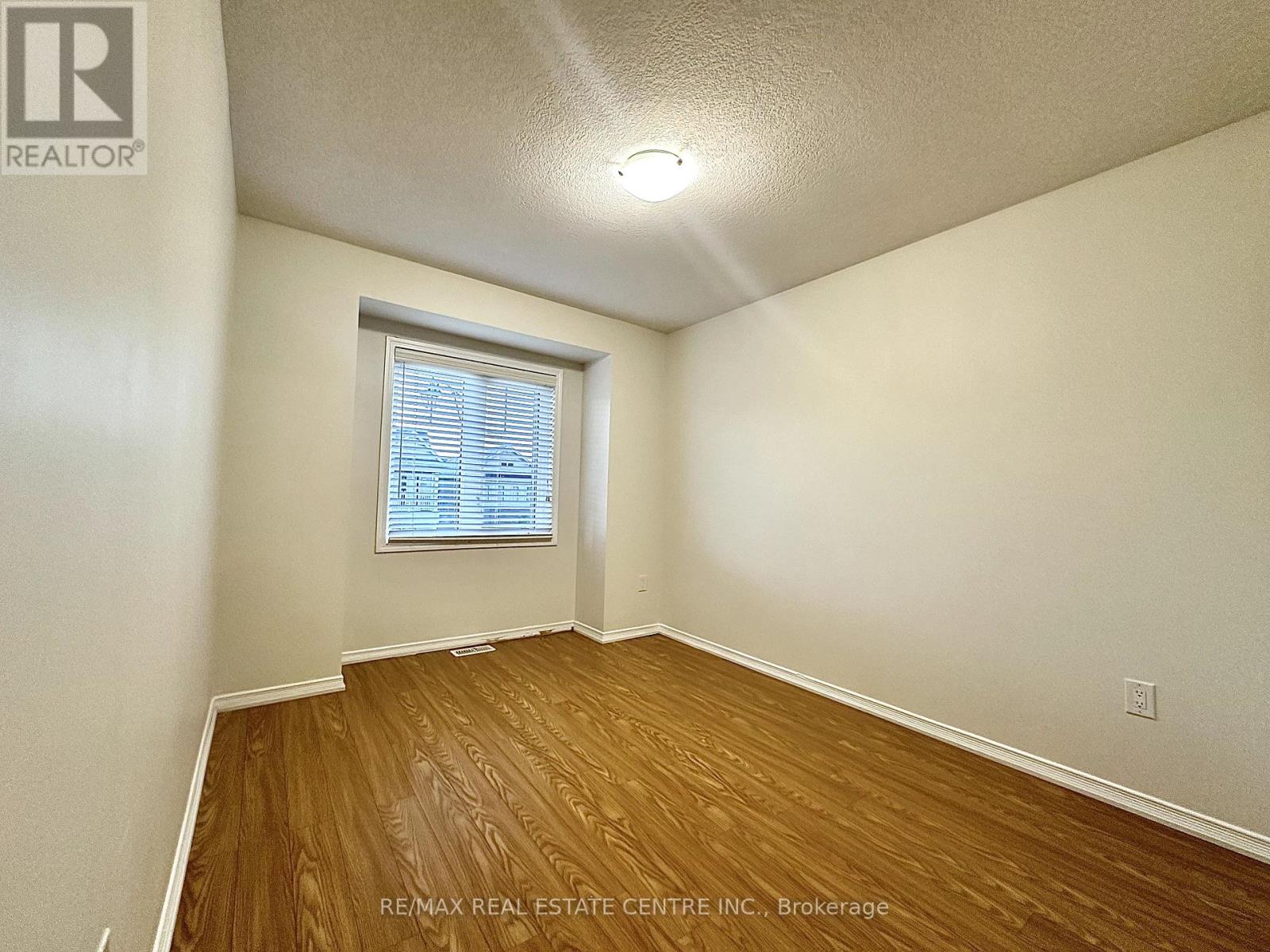 30 Sumac Drive, Haldimand, Ontario  N3W 0C2 - Photo 14 - X12651508