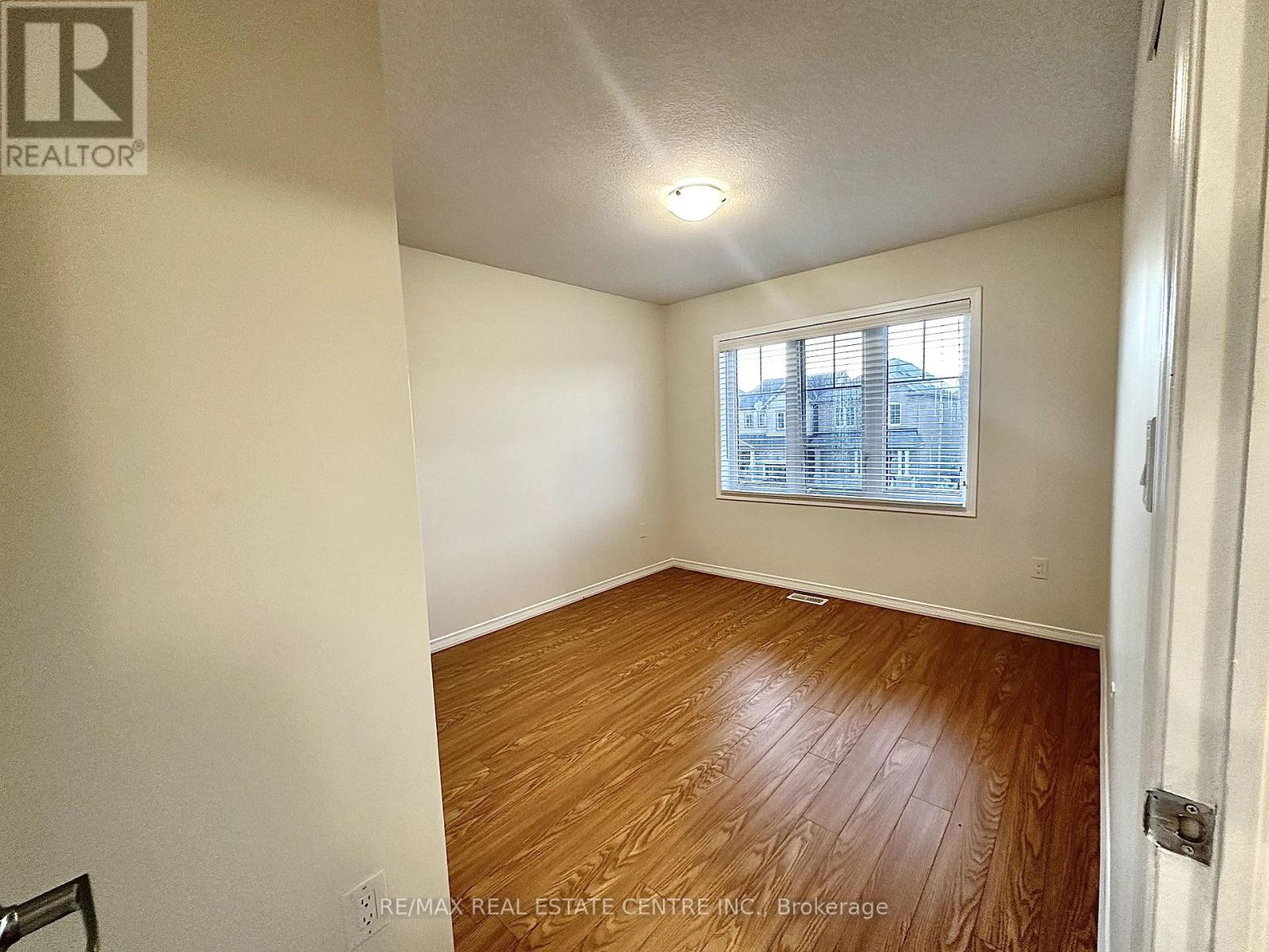 30 Sumac Drive, Haldimand, Ontario  N3W 0C2 - Photo 16 - X12651508