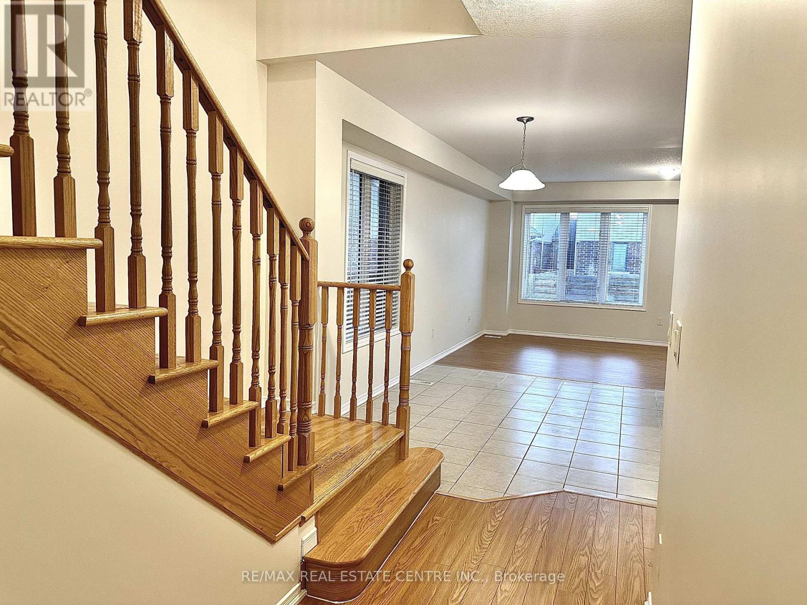 30 Sumac Drive, Haldimand, Ontario  N3W 0C2 - Photo 5 - X12651508