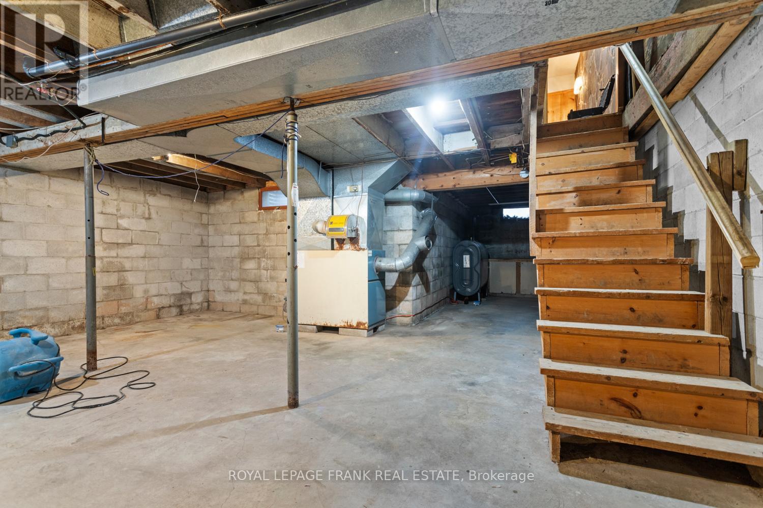 215 Celina Street, Oshawa, Ontario  L1H 4N7 - Photo 14 - E12651558