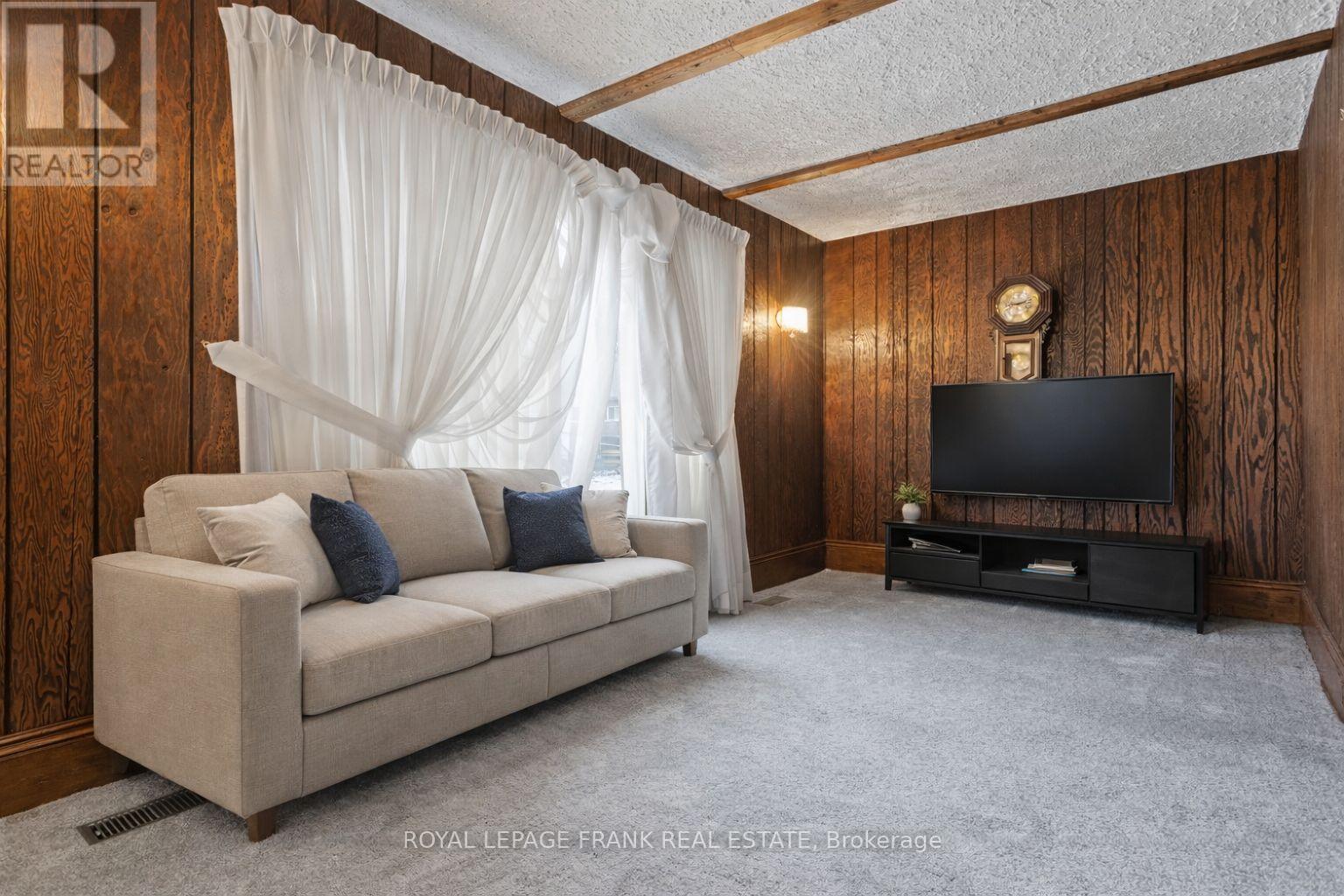 215 Celina Street, Oshawa, Ontario  L1H 4N7 - Photo 2 - E12651558