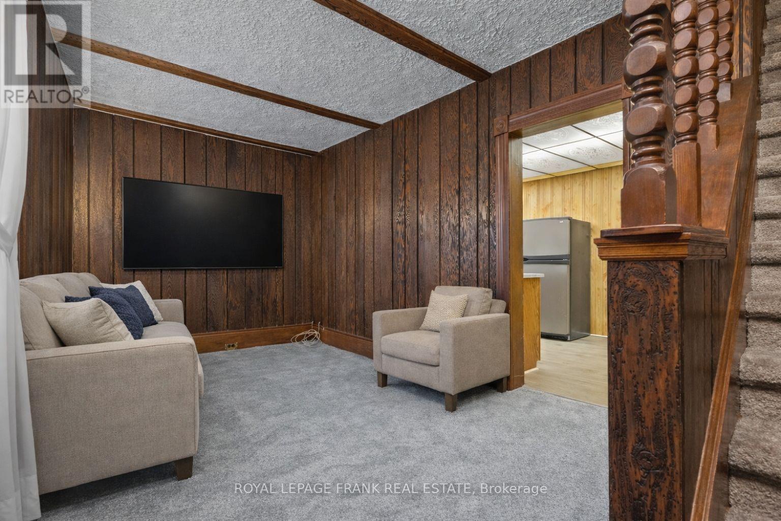 215 Celina Street, Oshawa, Ontario  L1H 4N7 - Photo 3 - E12651558