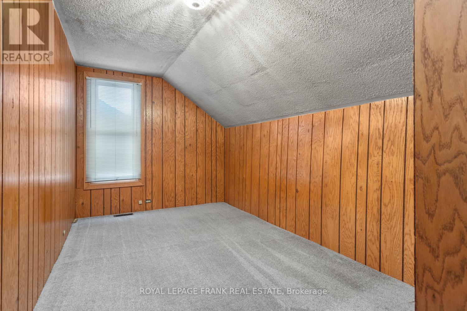 215 Celina Street, Oshawa, Ontario  L1H 4N7 - Photo 9 - E12651558