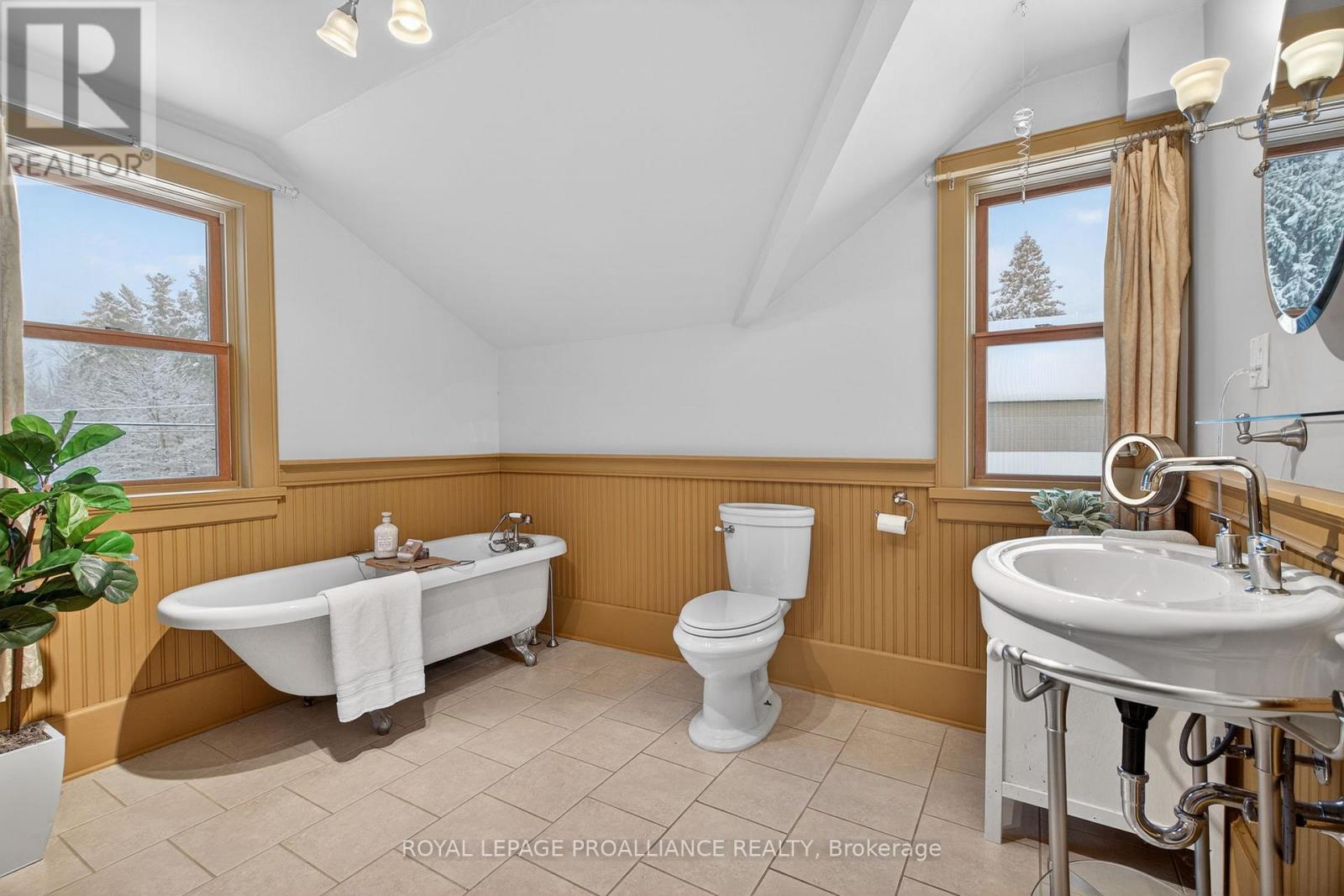 7802 Piccadilly Road, Frontenac, Ontario  K0H 1T0 - Photo 27 - X12651528