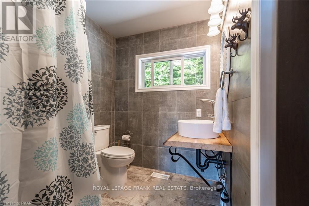 1758 Papineau Lake Road, Hastings Highlands (Wicklow Ward), Ontario  K0L 2R0 - Photo 15 - X12651582