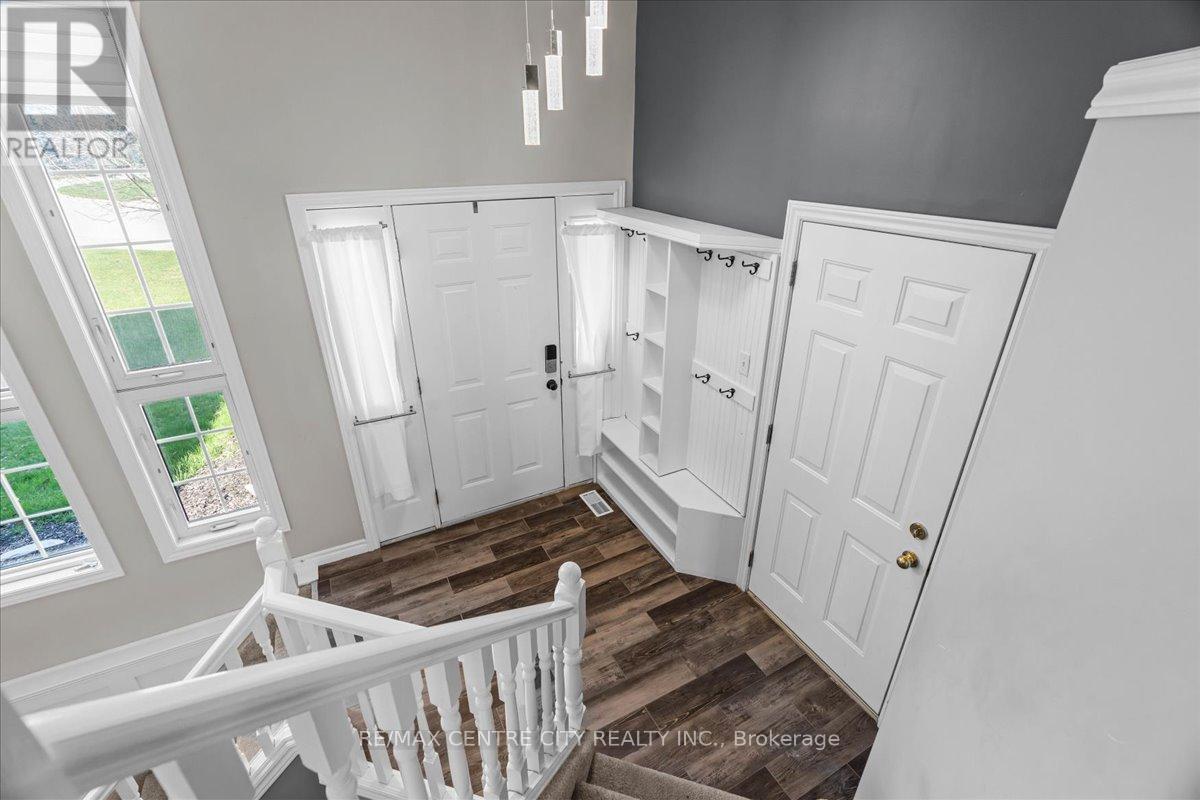 19 Dell Drive, Strathroy-Caradoc, Ontario  N7G 1C6 - Photo 5 - X12651554