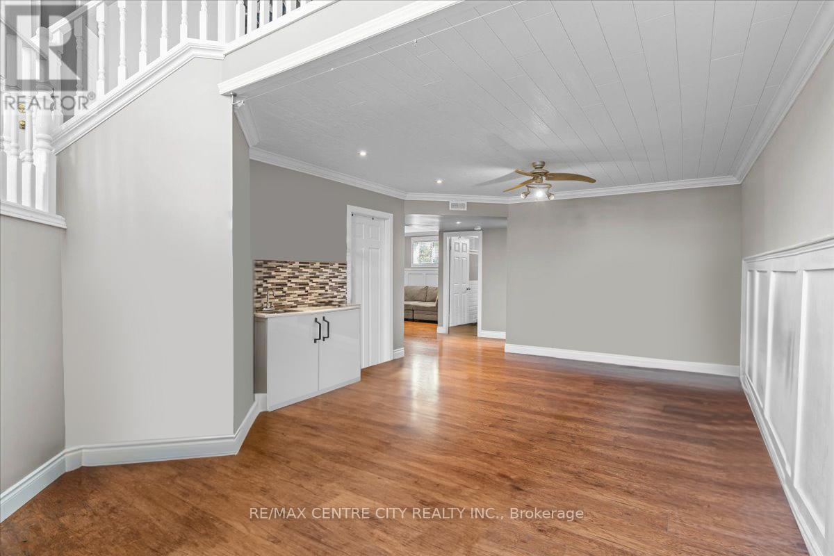 19 Dell Drive, Strathroy-Caradoc, Ontario  N7G 1C6 - Photo 16 - X12651596