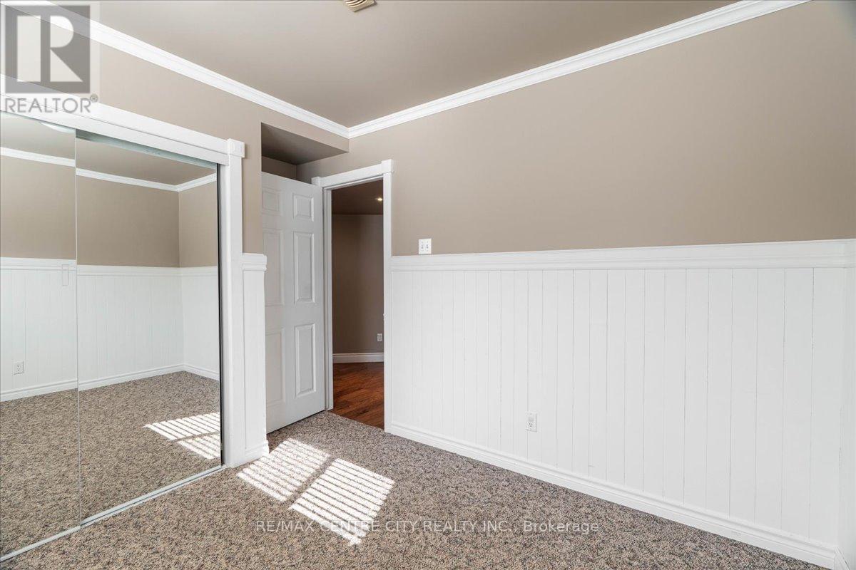 19 Dell Drive, Strathroy-Caradoc, Ontario  N7G 1C6 - Photo 21 - X12651596