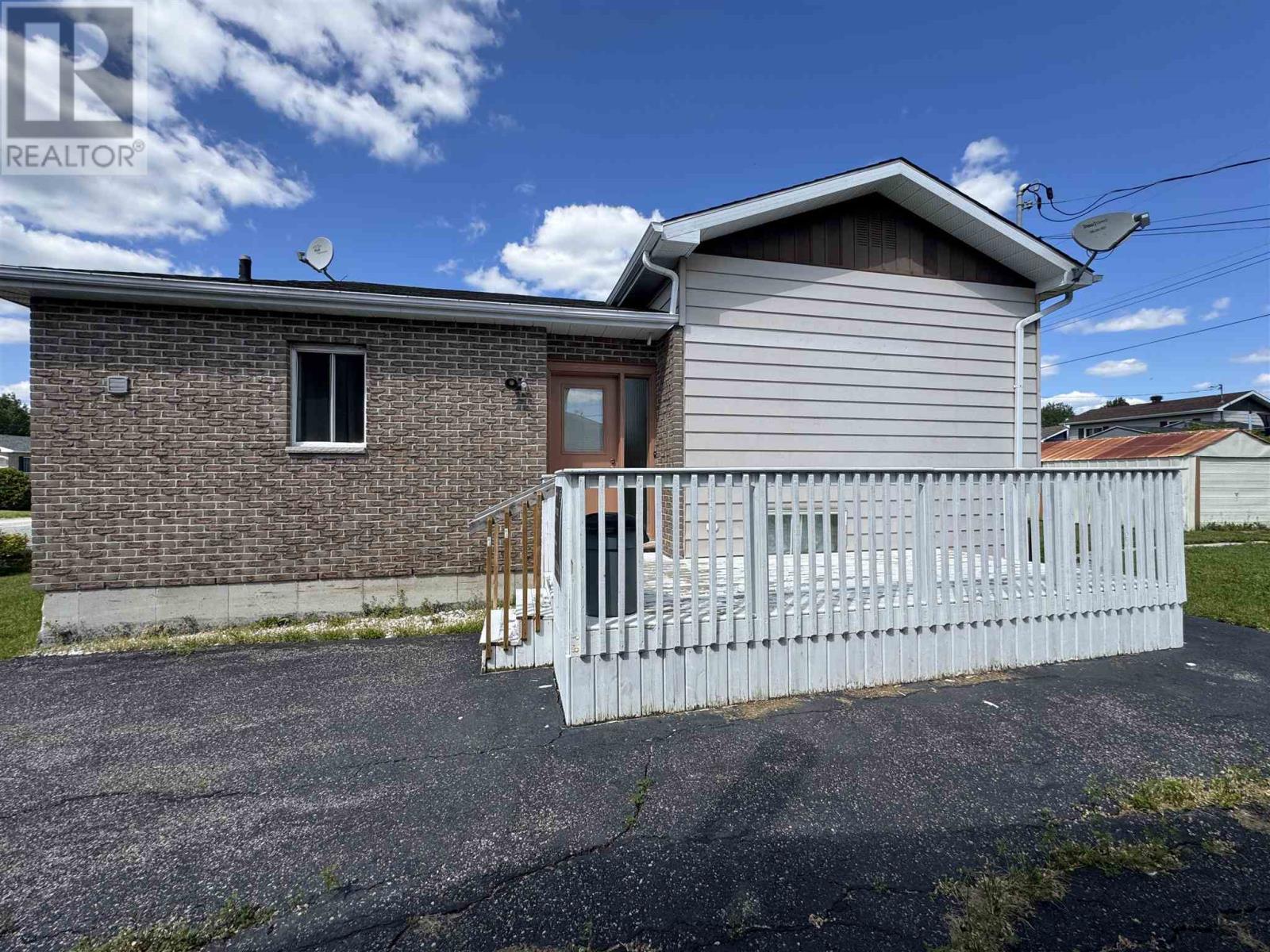 77 Matachewan Rd, Manitouwadge, Ontario  P0T 2C0 - Photo 4 - TB250062