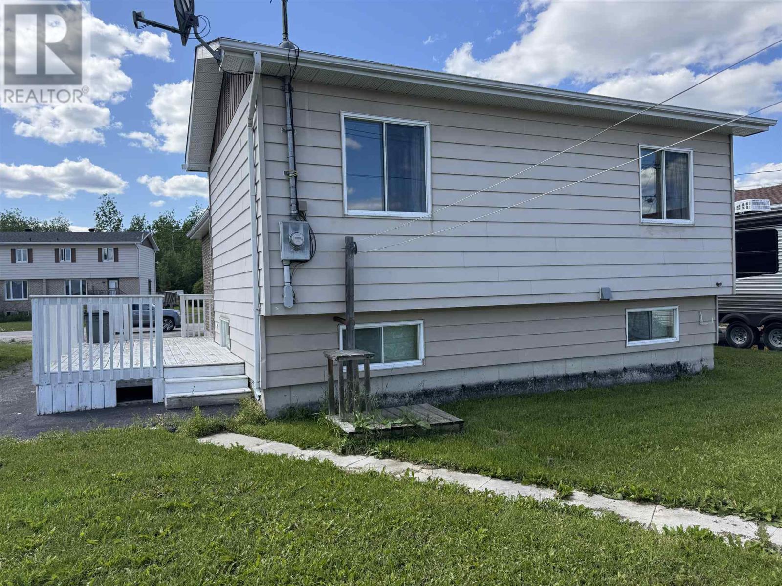 77 Matachewan Rd, Manitouwadge, Ontario  P0T 2C0 - Photo 5 - TB250062