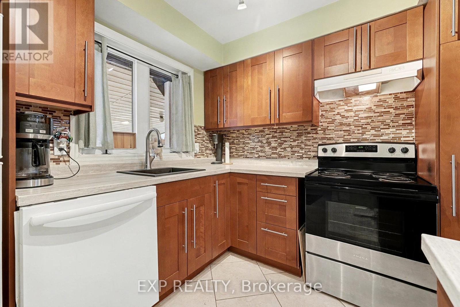 20 Lovell Lane, Ottawa, Ontario  K2H 9B6 - Photo 10 - X12651630