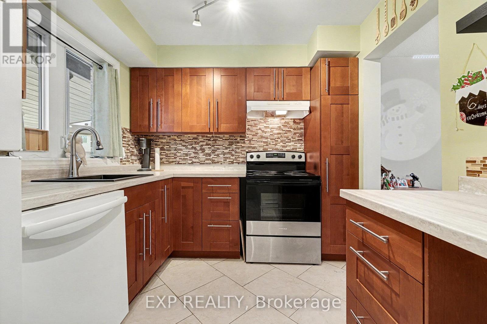 20 Lovell Lane, Ottawa, Ontario  K2H 9B6 - Photo 9 - X12651630