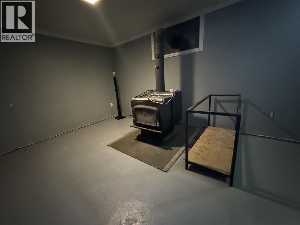 46 Neebig Ave, Manitouwadge, Ontario  P0T 2C0 - Photo 13 - TB252540