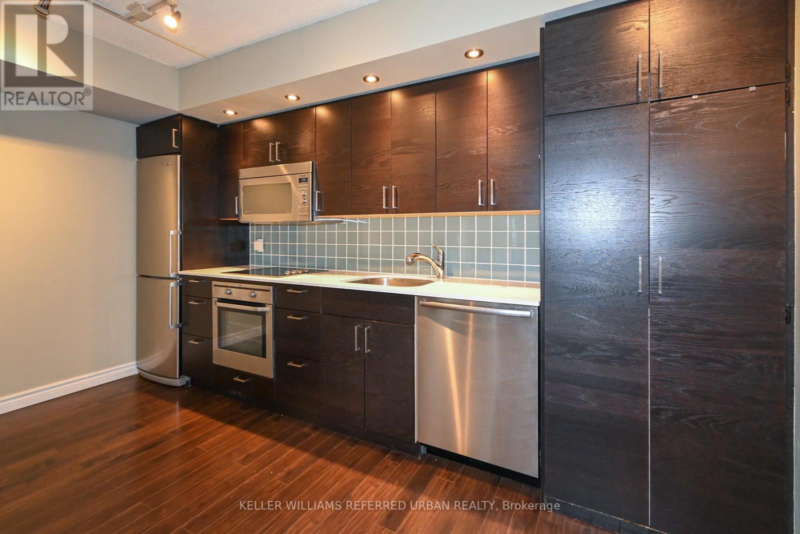 1922 - 25 The Esplanade, Toronto, Ontario  M5E 1W5 - Photo 7 - C12651592