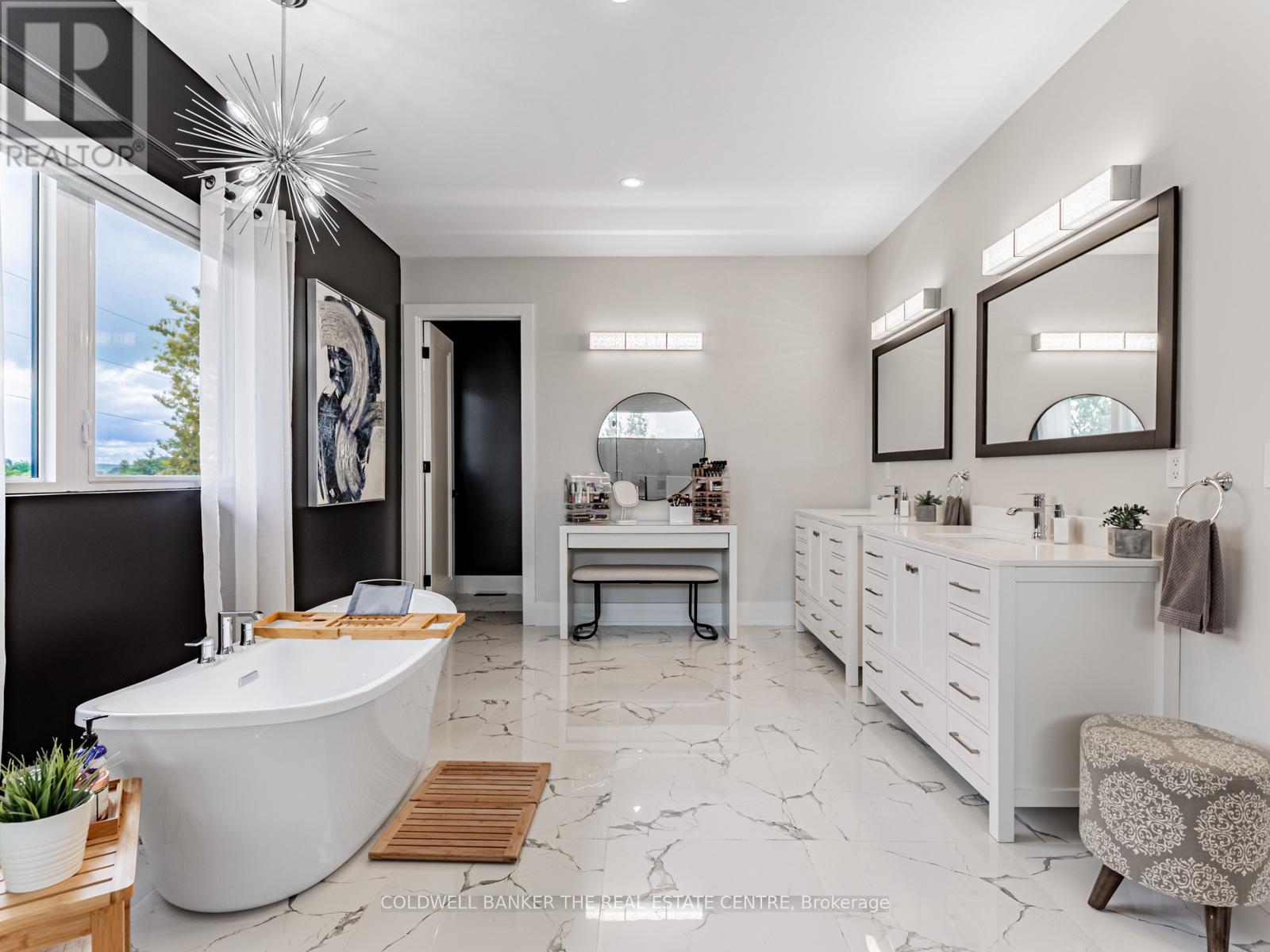 2166 10th Side Road, Bradford West Gwillimbury, Ontario  L3Z 2K9 - Photo 18 - N12651544