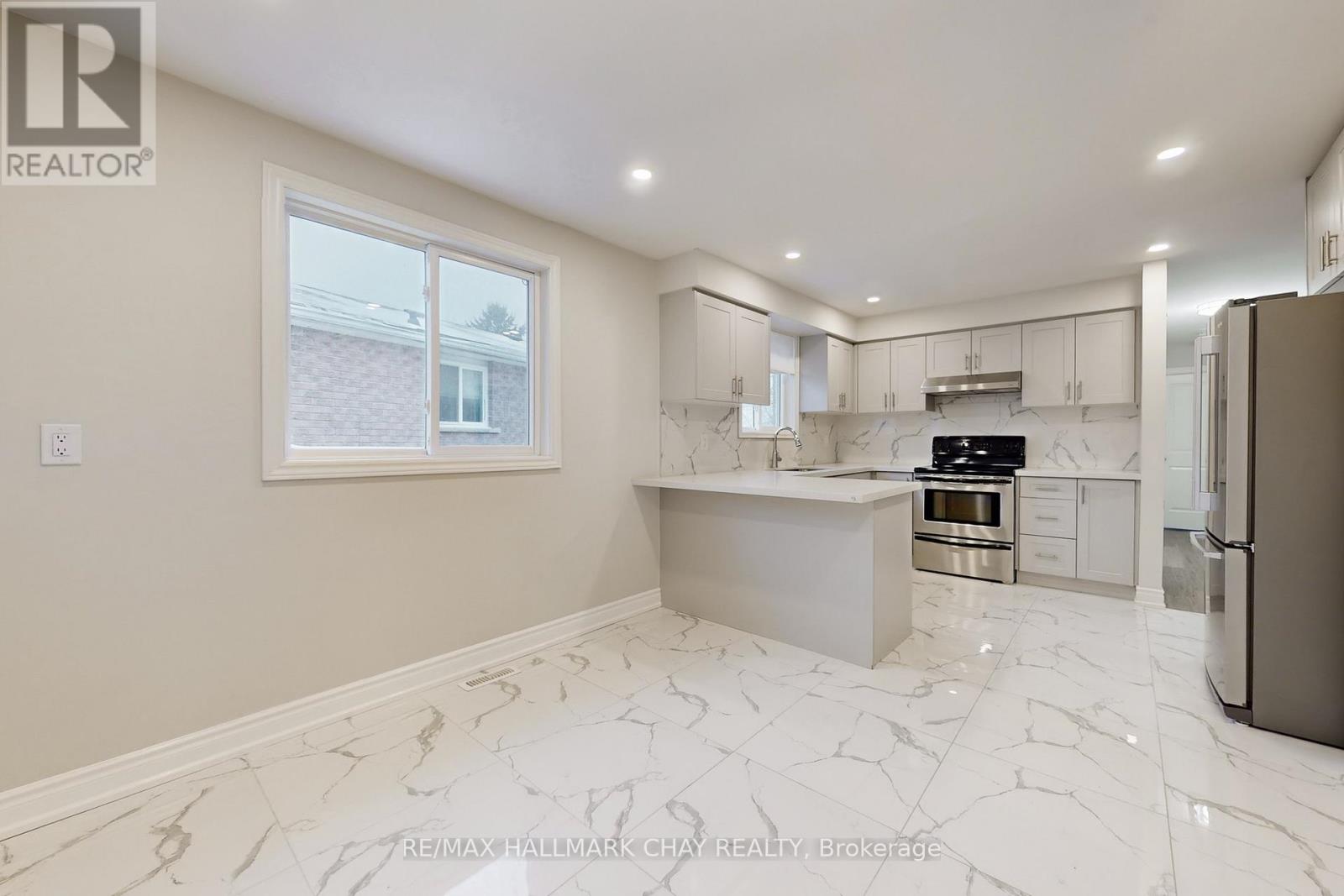 Main - 99 Fred Cook Drive, Bradford West Gwillimbury (Bradford), Ontario  L3Z 1V1 - Photo 3 - N12651562